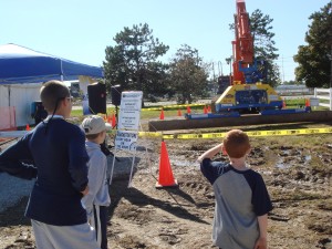 Some younger ICUEE attendees take in the Vacuworx show.